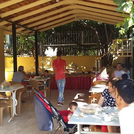 Gazde/Camere de închiriat Caner Kemer